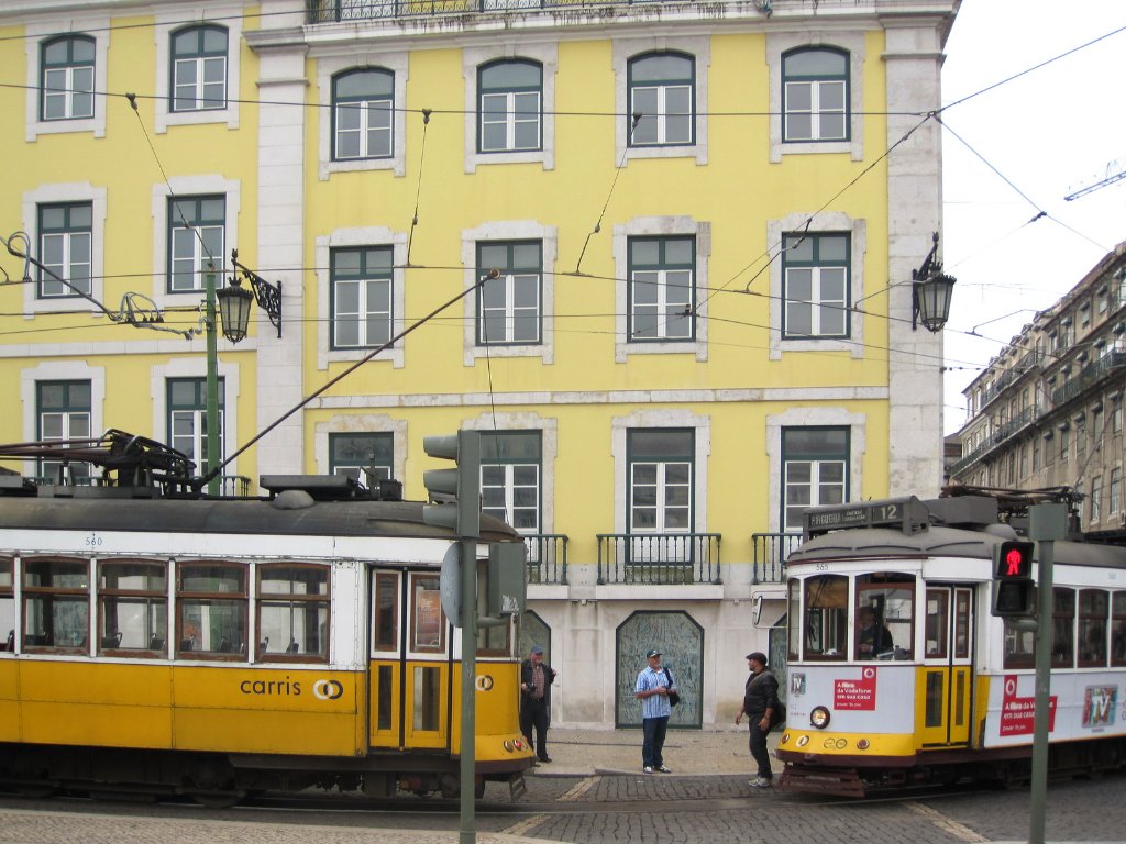 02-Old tramcars on line 28.jpg - Old tramcars on line 28